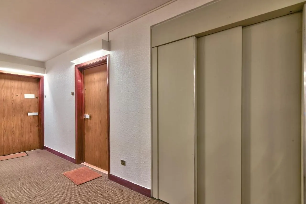 Very Nice Studio Near Belleville パリ フランス